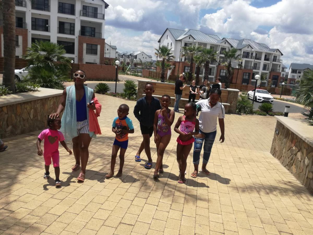 The Blyde Riverwalk Estate, Crystal Lagoon, Pretoria East ภายนอก รูปภาพ